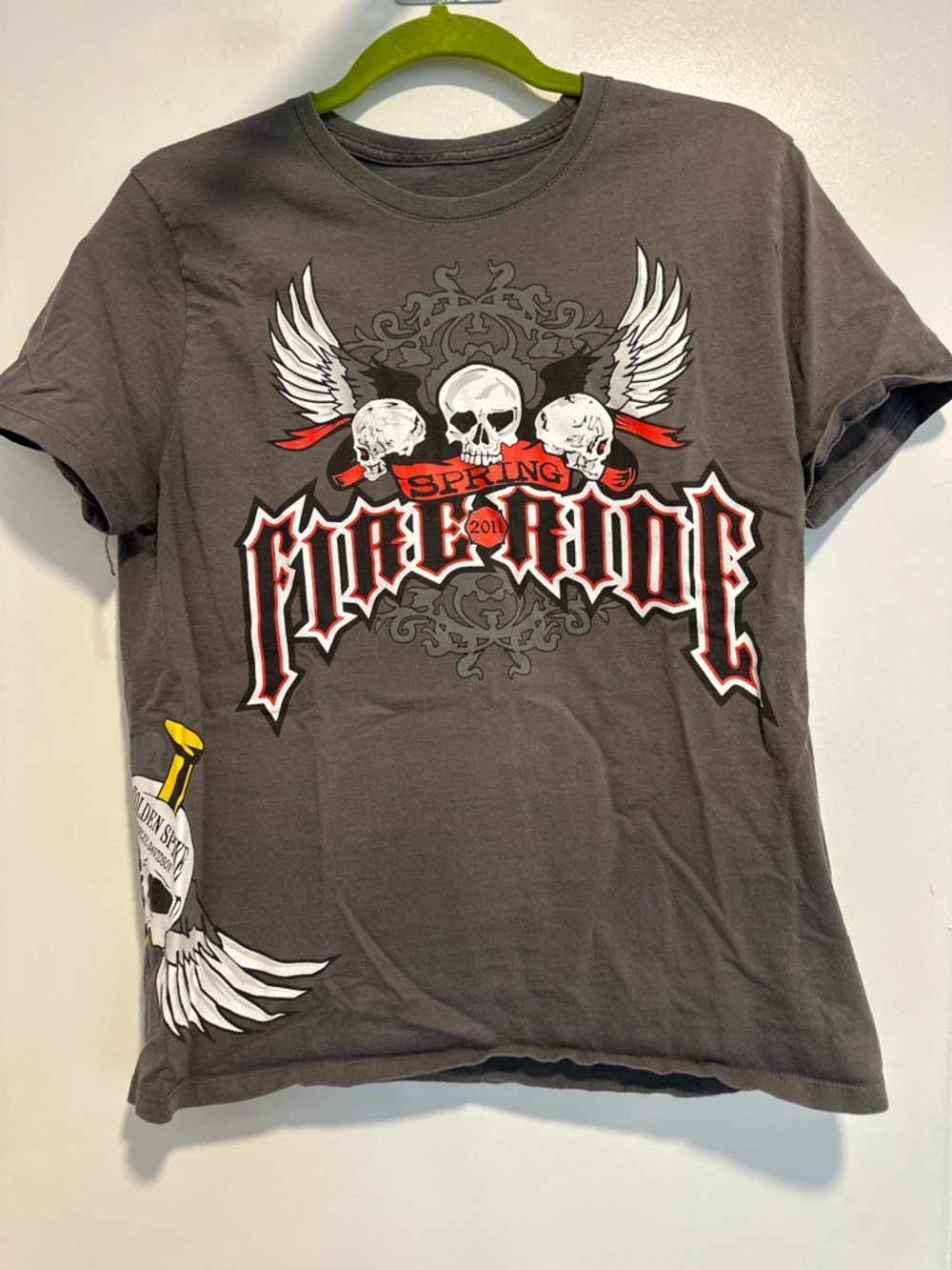 Graphic Skull Winged Tee in Charcoal with Red & White Accents